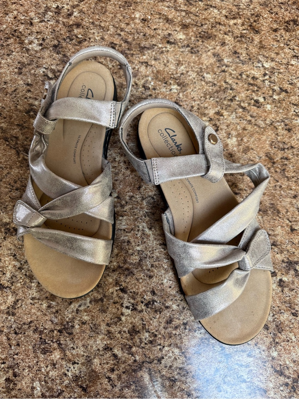 NEW Clarks Laurieann Bell Sandal in Taupe Metallic